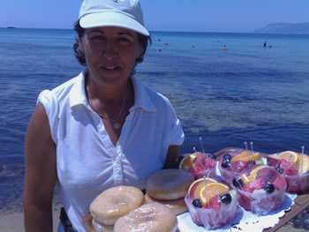 l'ottimo servizio di piccola ristorazione da spiaggia fornito da Maria